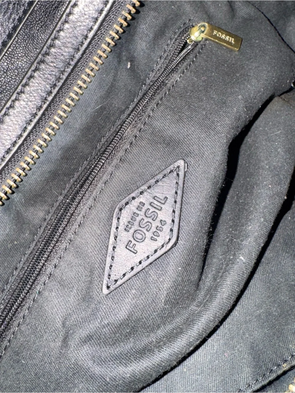 Fossil classic black